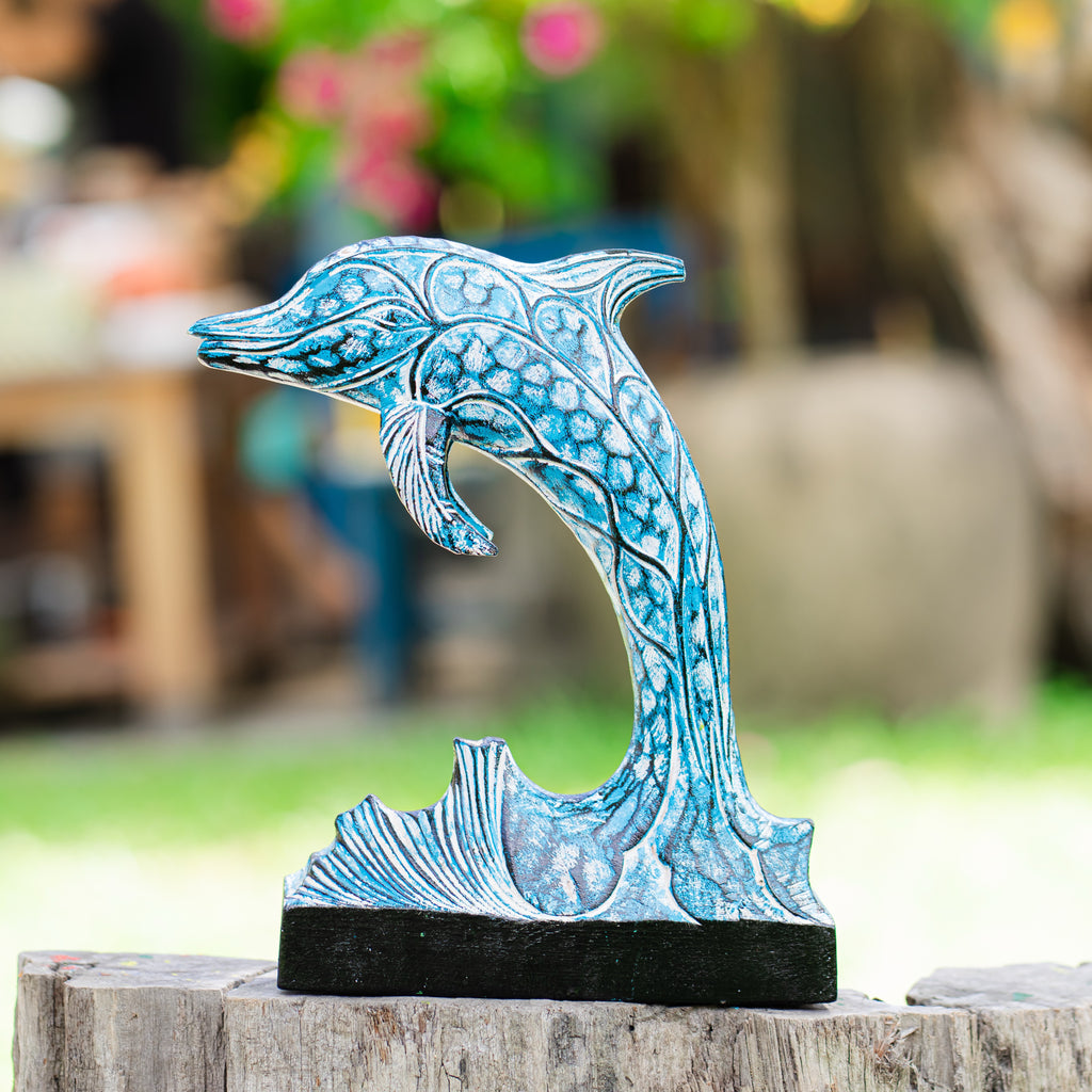 Dancing Waves (Dolphin)