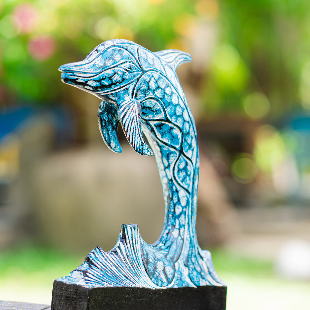 Dancing Waves (Dolphin)