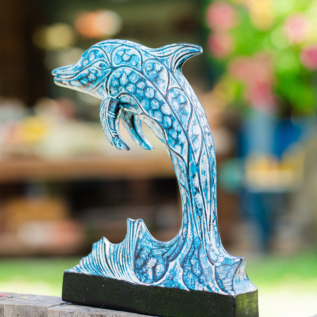 Dancing Waves (Dolphin)