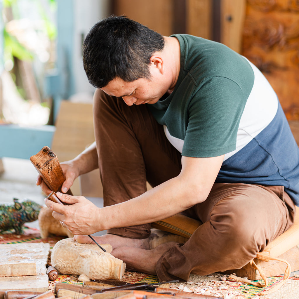 Dancing Waves (Dolphin)