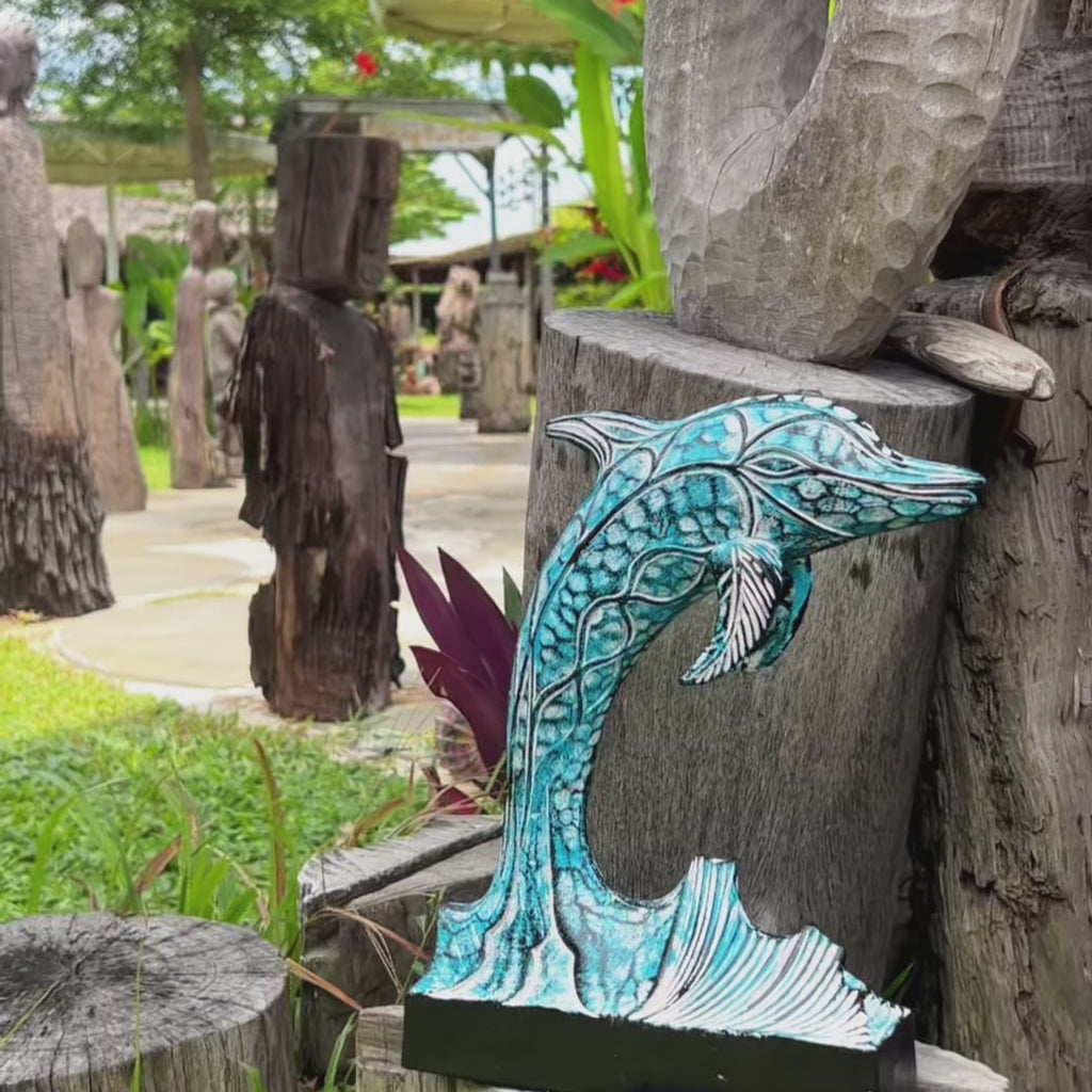 Dancing Waves (Dolphin)